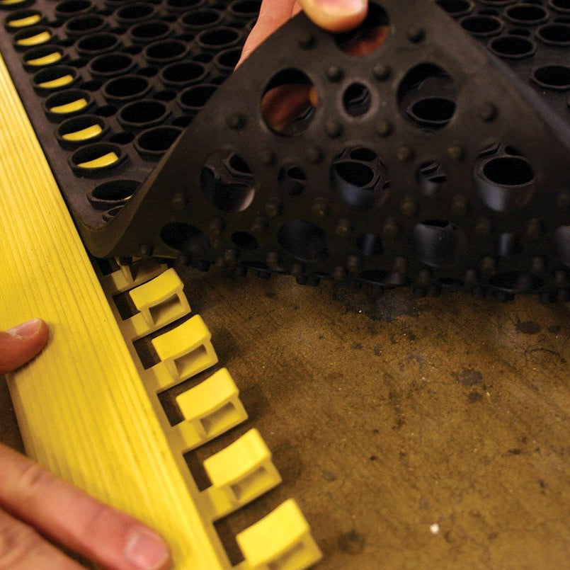 ZoneMat Deluxe - heavy duty connectable rubber duck-board matting